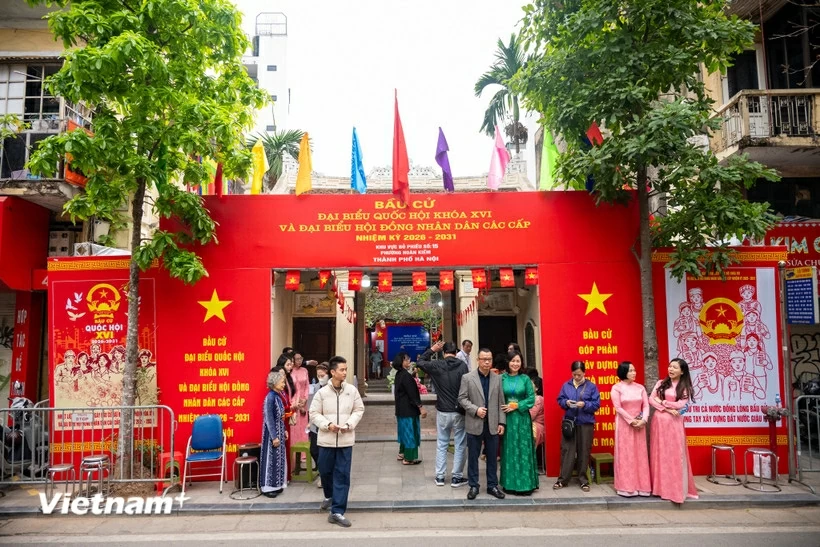 ​​​​​​​Thực thi quyền tham gia bầu cử của người dân