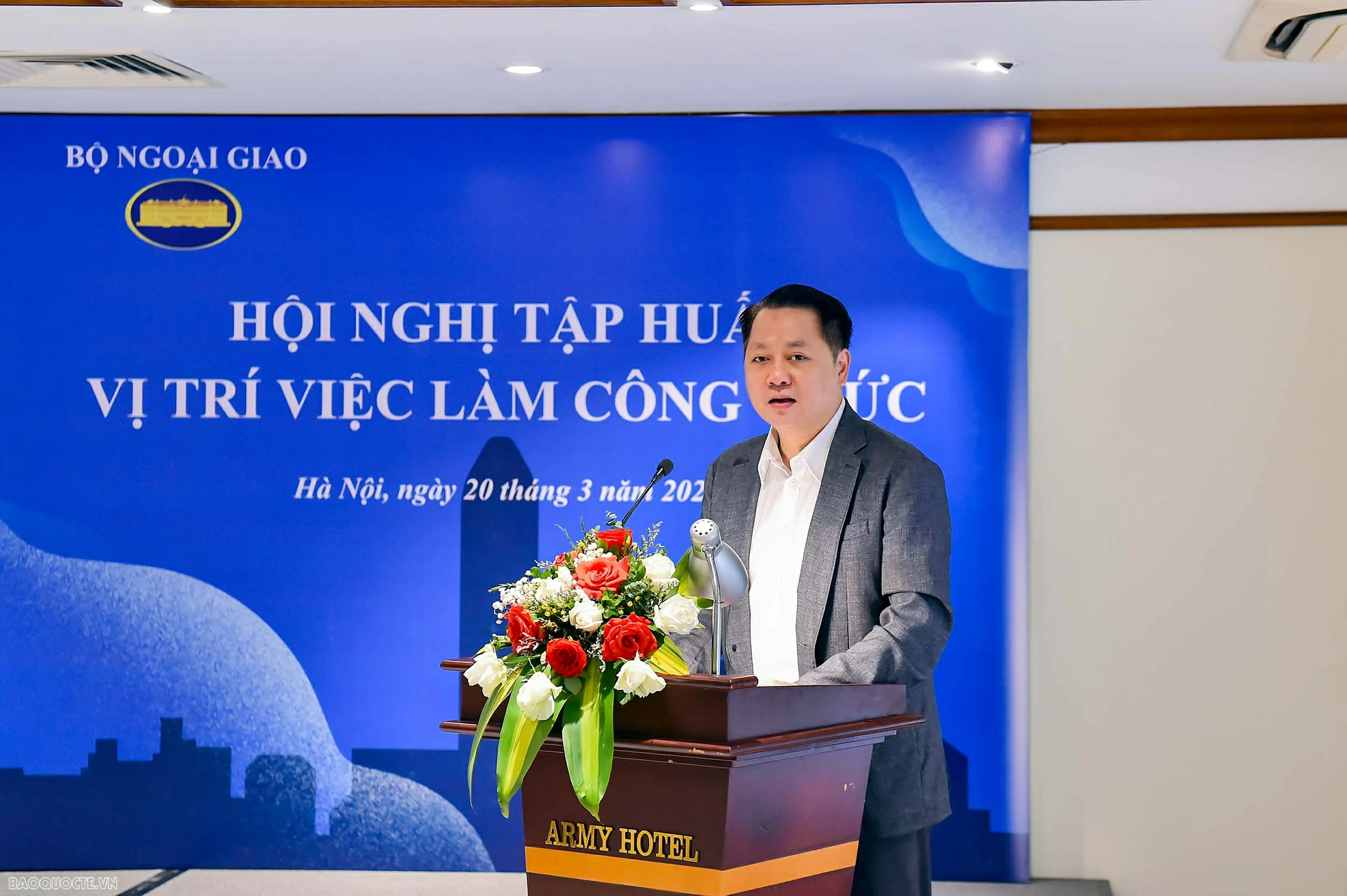 Chuẩn hóa vị trí việc làm: Bước đi nền tảng nâng cao hiệu quả công vụ ngành Ngoại giao Chuẩn hóa vị trí việc làm: Bước đi nền tảng nâng cao hiệu quả công vụ ngành Ngoại giao