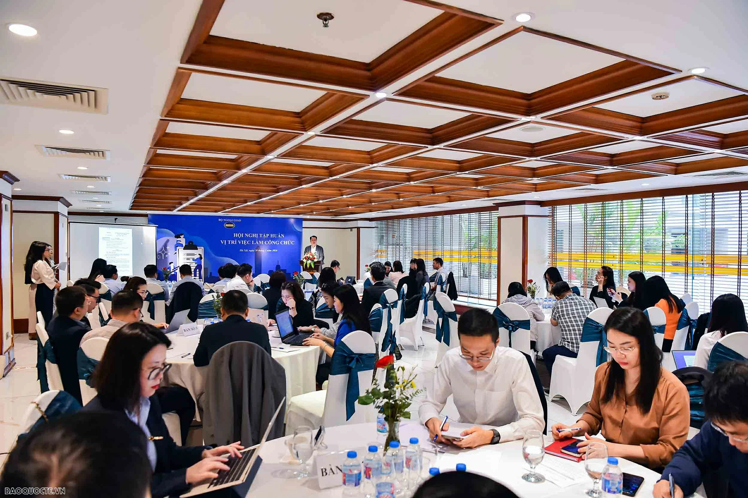 Chuẩn hóa vị trí việc làm: Bước đi nền tảng nâng cao hiệu quả công vụ ngành Ngoại giao Chuẩn hóa vị trí việc làm: Bước đi nền tảng nâng cao hiệu quả công vụ ngành Ngoại giao