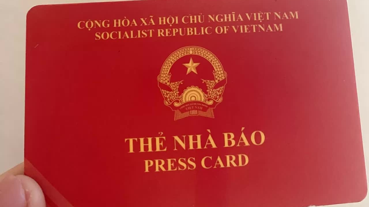 Quy định mới về thủ tục cấp và thu hồi thẻ nhà báo: Những điểm cần lưu ý