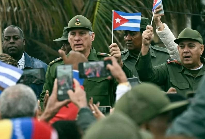 Cuba tái khẳng định không đàm phán về hệ thống chính trị với Mỹ, Chủ tịch Miguel Díaz-Canel Bermúdez ra lời hiệu triệu quân đội