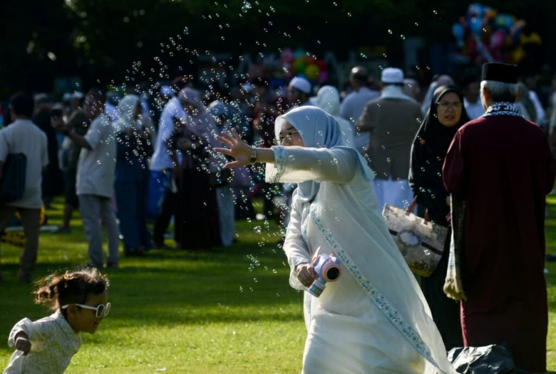Người Hồi giáo toàn cầu đón Eid al-Fitr trong bối cảnh nhiều khu vực bất ổn Người Hồi giáo toàn cầu đón Eid al Fitr trong bối cảnh nhiều khu vực bất ổn