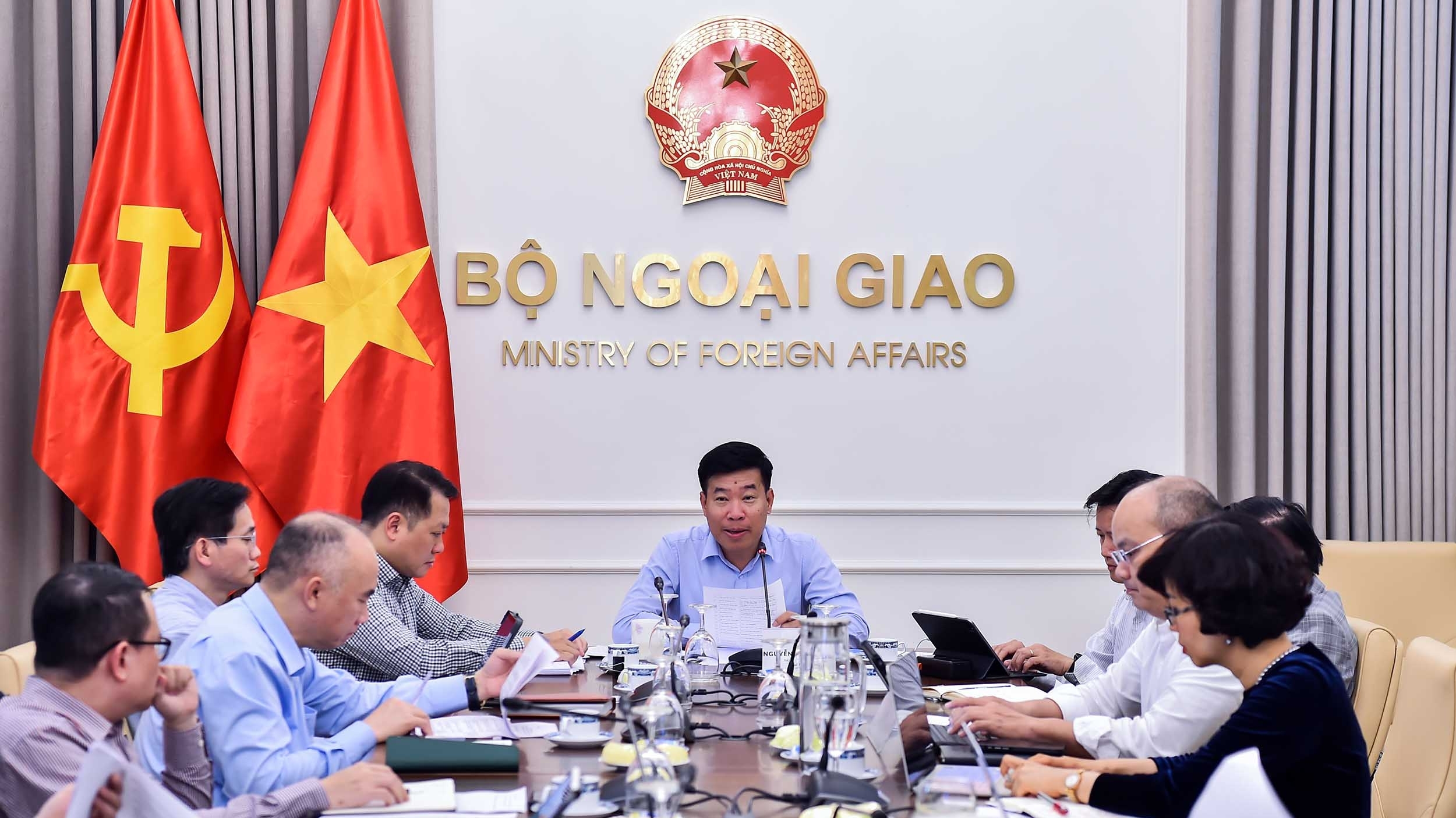 Thứ trưởng Nguyễn Mạnh Cường chủ trì Tọa đàm về triển khai công tác nghiên cứu khoa học của Bộ Ngoại giao