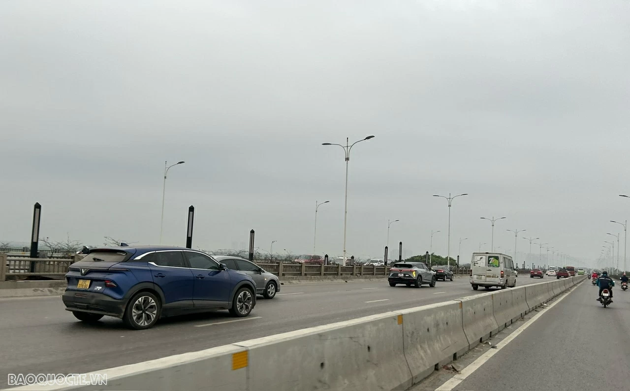 Thời tiết ngày 25/4: Trung Bộ tiếp tục mưa dông, Nam Bộ nắng nóng