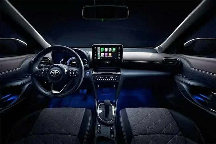 Màn hình giải trí trung tâm có thể tăng kích thước từ 10,1 inch lên 12,3 inch, đi kèm thiết kế dạng nổi.