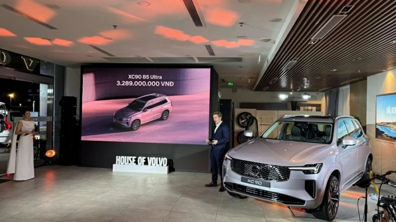 Giá xe Volvo XC90 2026 được niêm yết ở mức 3,289 tỷ đồng, giảm gần 700 triệu đồng so với bản tiền nhiệm. Giá xe Volvo XC90 2026 được niêm yết ở mức 3,289 tỷ đồng, giảm gần 700 triệu đồng so với bản tiền nhiệm.