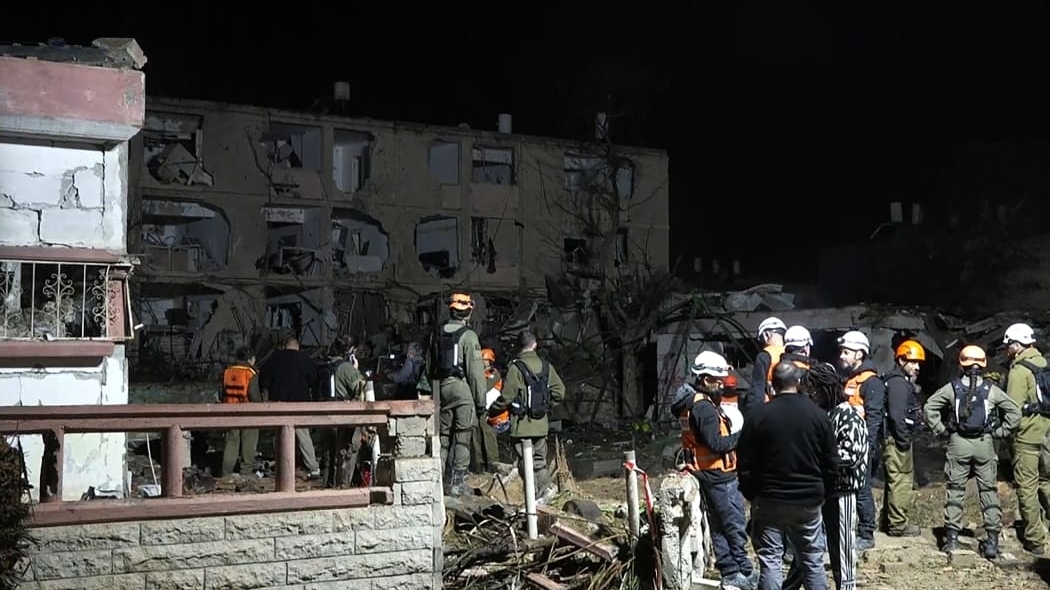 Iran tấn công trả đũa một thị trấn của Israel có cơ sở hạt nhân