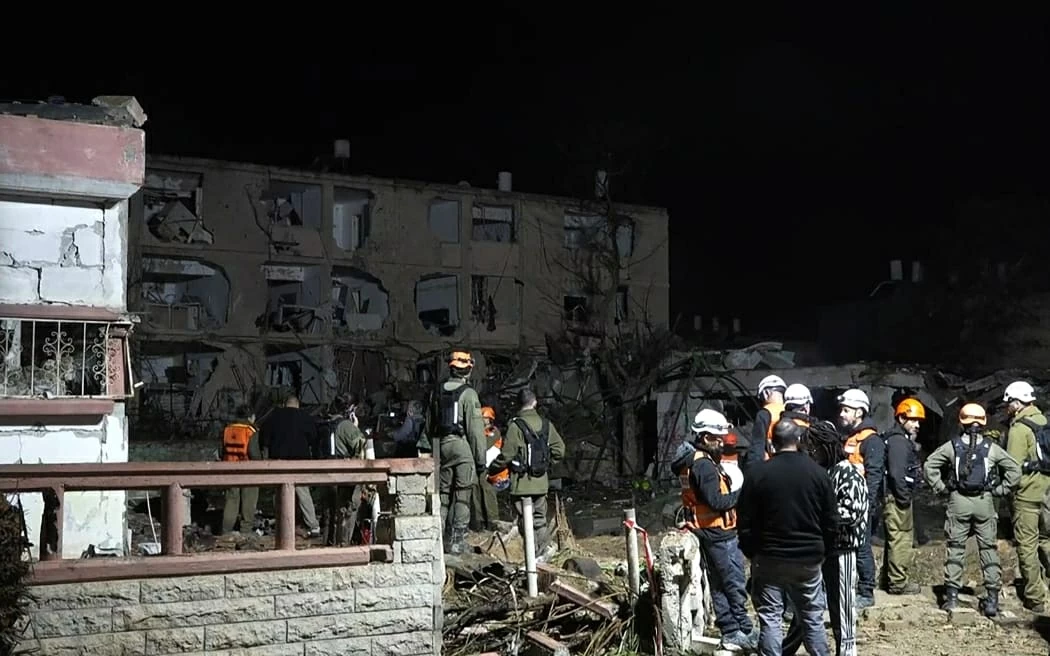 Iran tấn công một thị trấn của Israel có cơ sở hạt nhân để trả đũa vụ tấn công Natanz. (Nguồn: RNZ) Iran tấn công một thị trấn của Israel có cơ sở hạt nhân để trả đũa vụ tấn công Natanz. (Nguồn: RNZ)