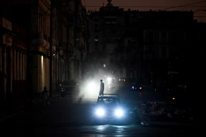 Cuba mất điện toàn quốc, khẩn trương triển khai khôi phục. (Nguồn: Getty Images) Cuba mất điện toàn quốc, khẩn trương triển khai khôi phục. (Nguồn: Getty Images)