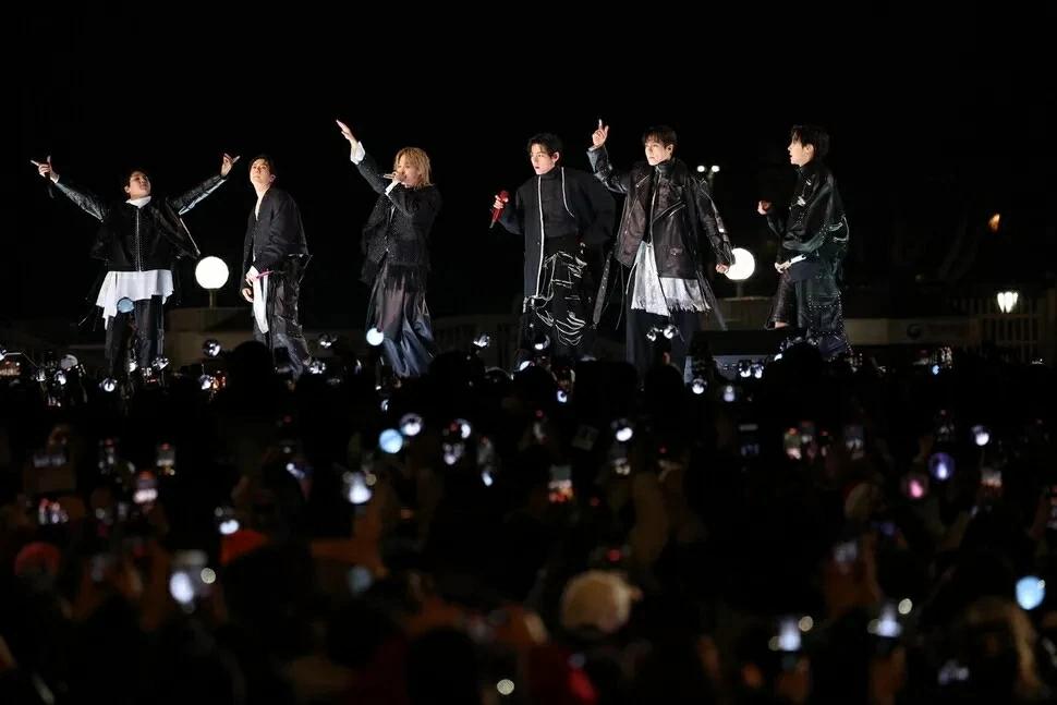 BTS trở lại với concert hoành tráng, thu hút hơn 200.000 khán giả tại Seoul BTS trở lại với concert hoành tráng, thu hút hơn 200.000 khán giả tại Seoul