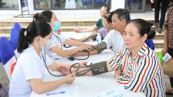 Đề xuất lộ trình khám sức khỏe định kỳ miễn phí cho người dân