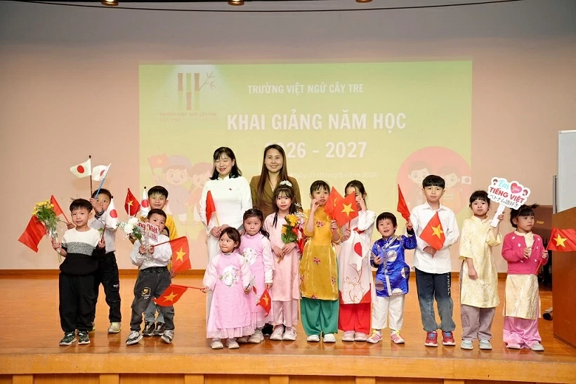 Khai giảng năm học mới ở Trường Việt ngữ Cộng đồng Cây Tre