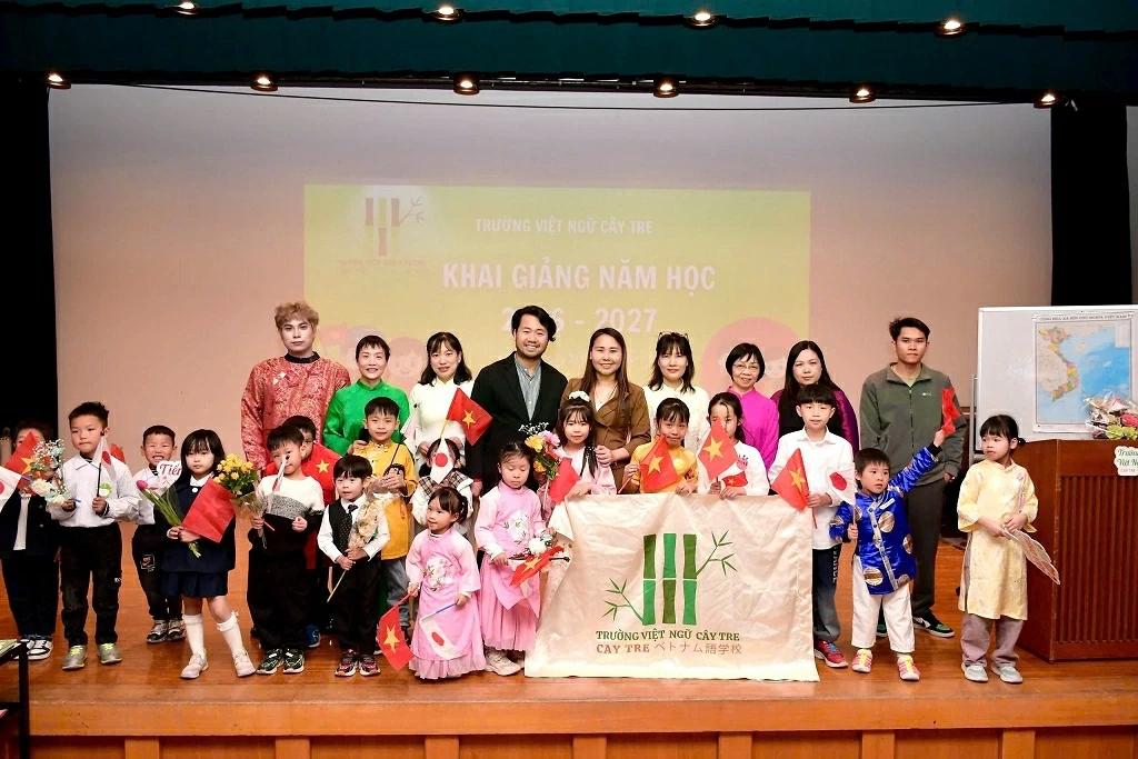 Khai giảng năm học mới ở Trường Việt ngữ Cộng đồng Cây Tre