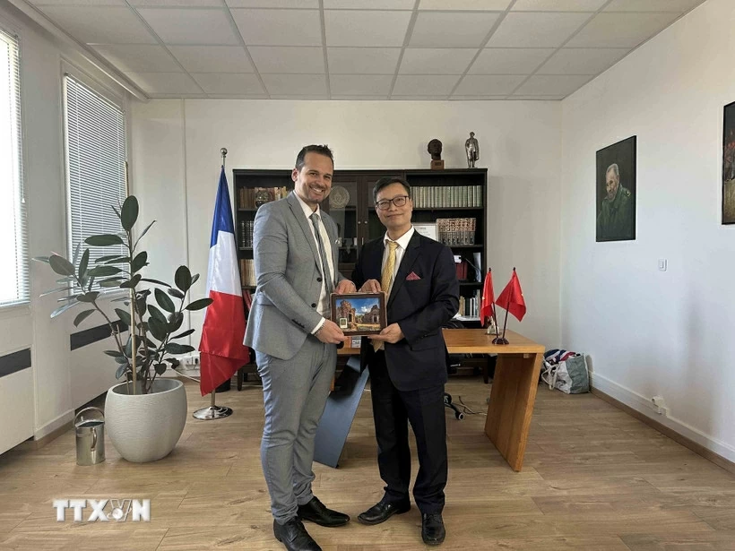 Việt Nam thúc đẩy hợp tác đa phương tại Marseille, Pháp Việt Nam thúc đẩy hợp tác đa phương tại Marseille, Pháp