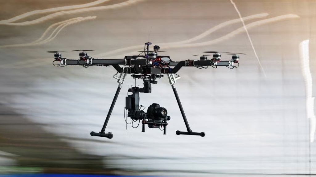 Chiến tranh không tiếng súng: Công nghệ điện tử và AI đang thay đổi chiến trường như thế nào?