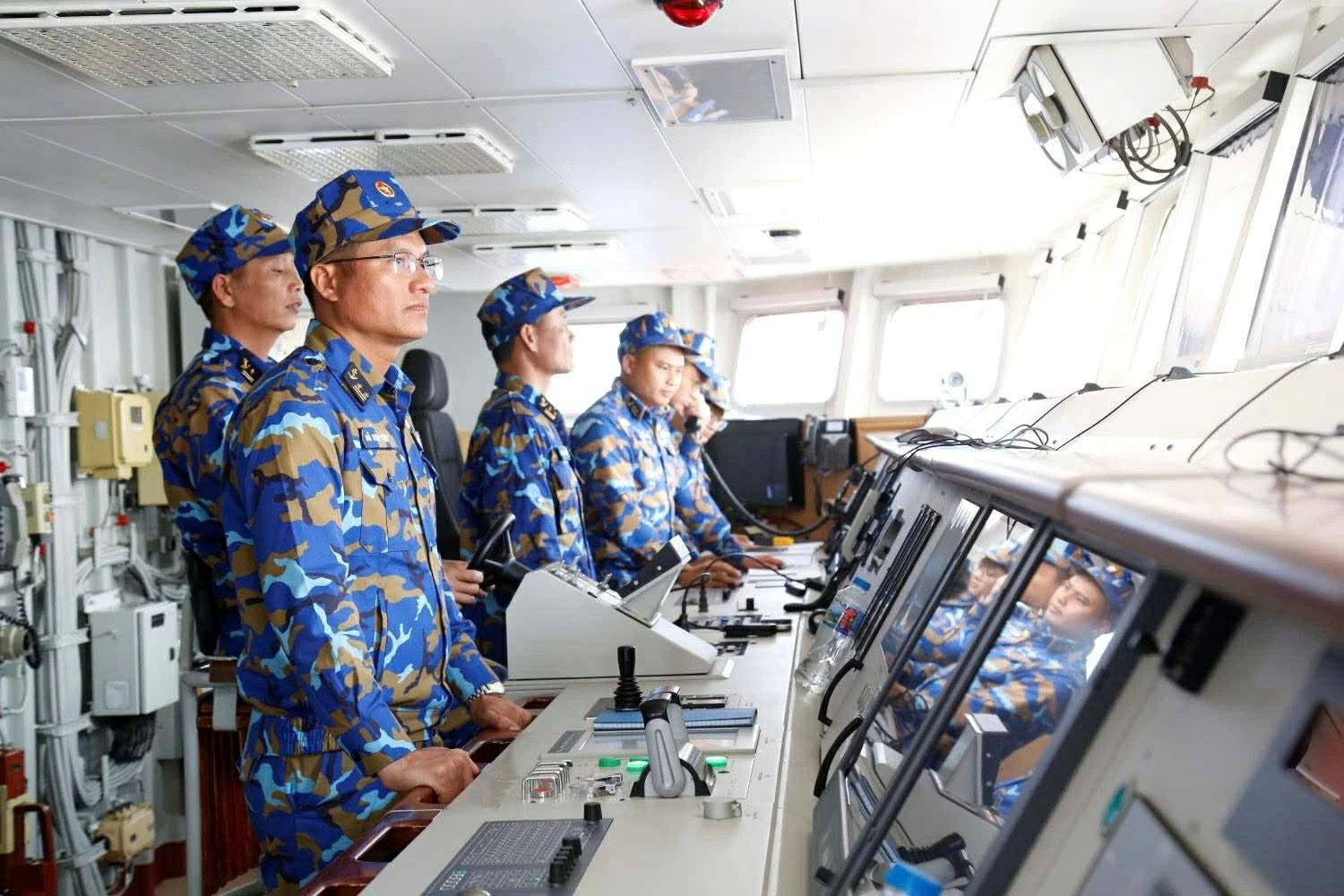 Hải quân Việt Nam–Trung Quốc hoàn thành tuần tra, huấn luyện liên hợp trên vùng biển Vịnh Bắc Bộ Hải quân Việt Nam–Trung Quốc hoàn thành tuần tra, huấn luyện liên hợp trên vùng biển Vịnh Bắc Bộ