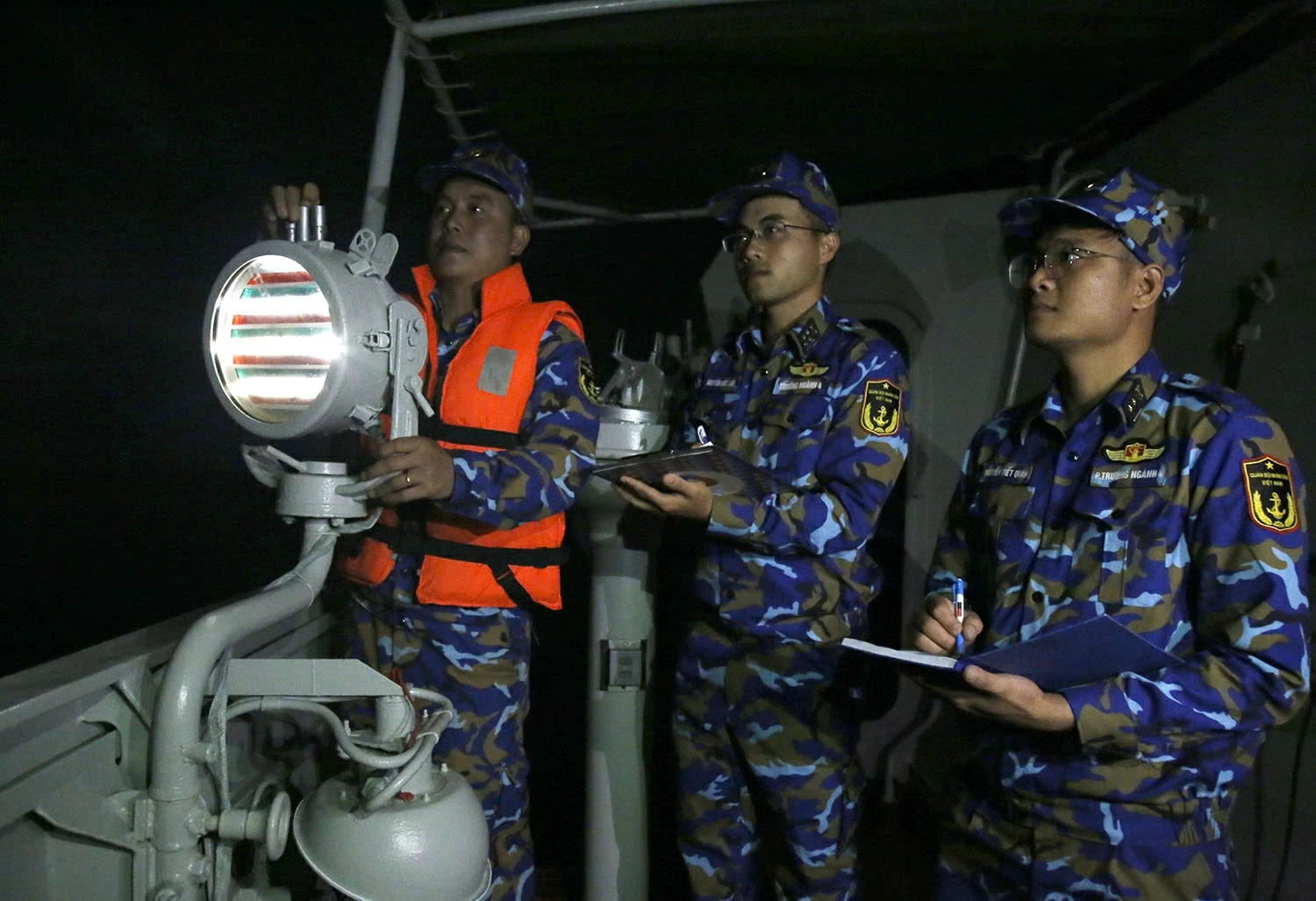 Hải quân Việt Nam–Trung Quốc hoàn thành tuần tra, huấn luyện liên hợp trên vùng biển Vịnh Bắc Bộ