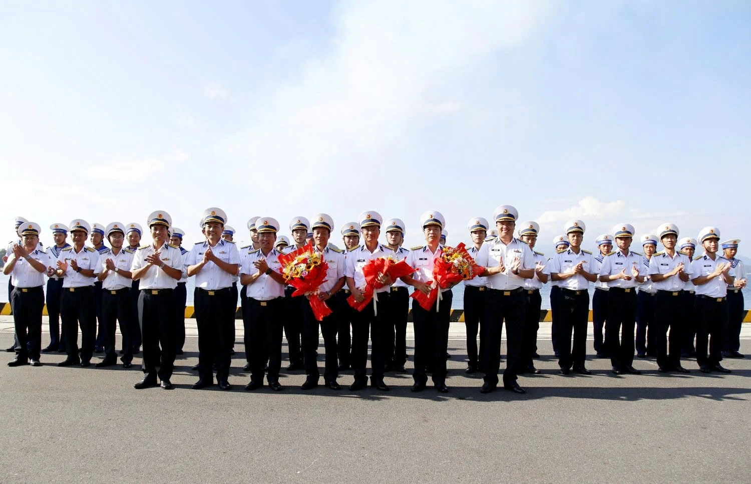 Hải quân Việt Nam–Trung Quốc hoàn thành tuần tra, huấn luyện liên hợp trên vùng biển Vịnh Bắc Bộ