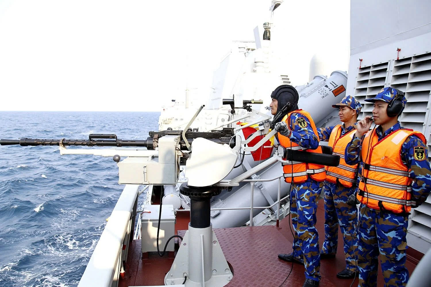 Hải quân Việt Nam–Trung Quốc hoàn thành tuần tra, huấn luyện liên hợp trên vùng biển Vịnh Bắc Bộ