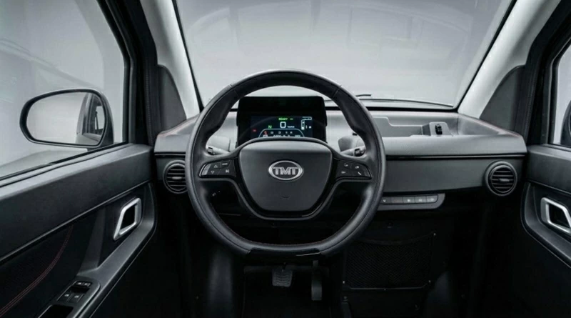 B&ecirc;n trong cabin, Nano S05 mang phong c&aacute;ch tối giản với cấu h&igrave;nh hai chỗ ngồi.