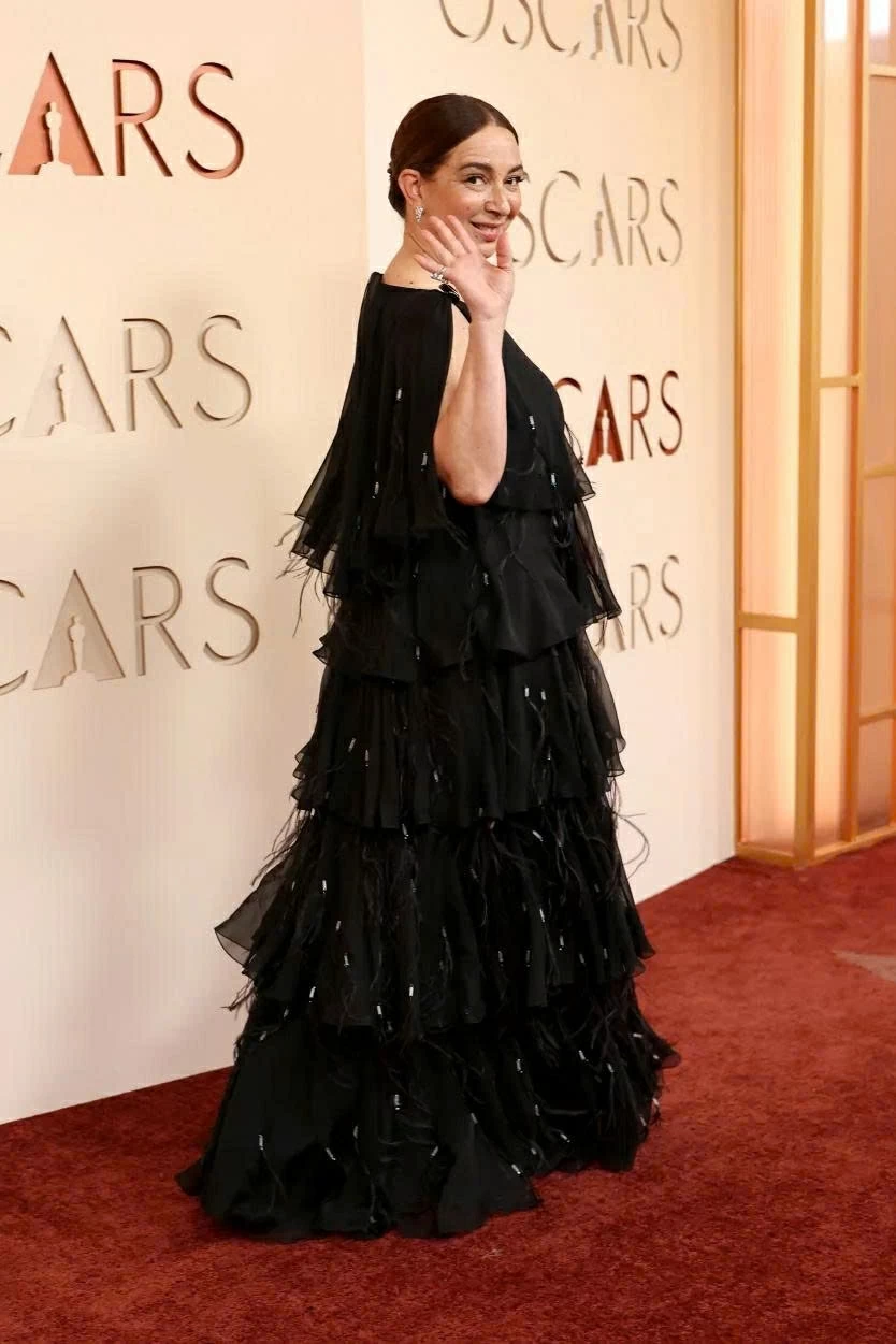 Xu hướng lông vũ lên ngôi tại Oscar, thảm đỏ phủ kín những thiết kế ấn tượng