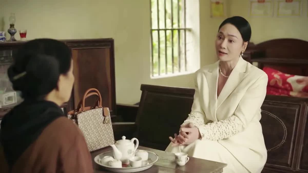 Bước chân vào đời tập 13: Bà Dung miệt thị chị em Thương