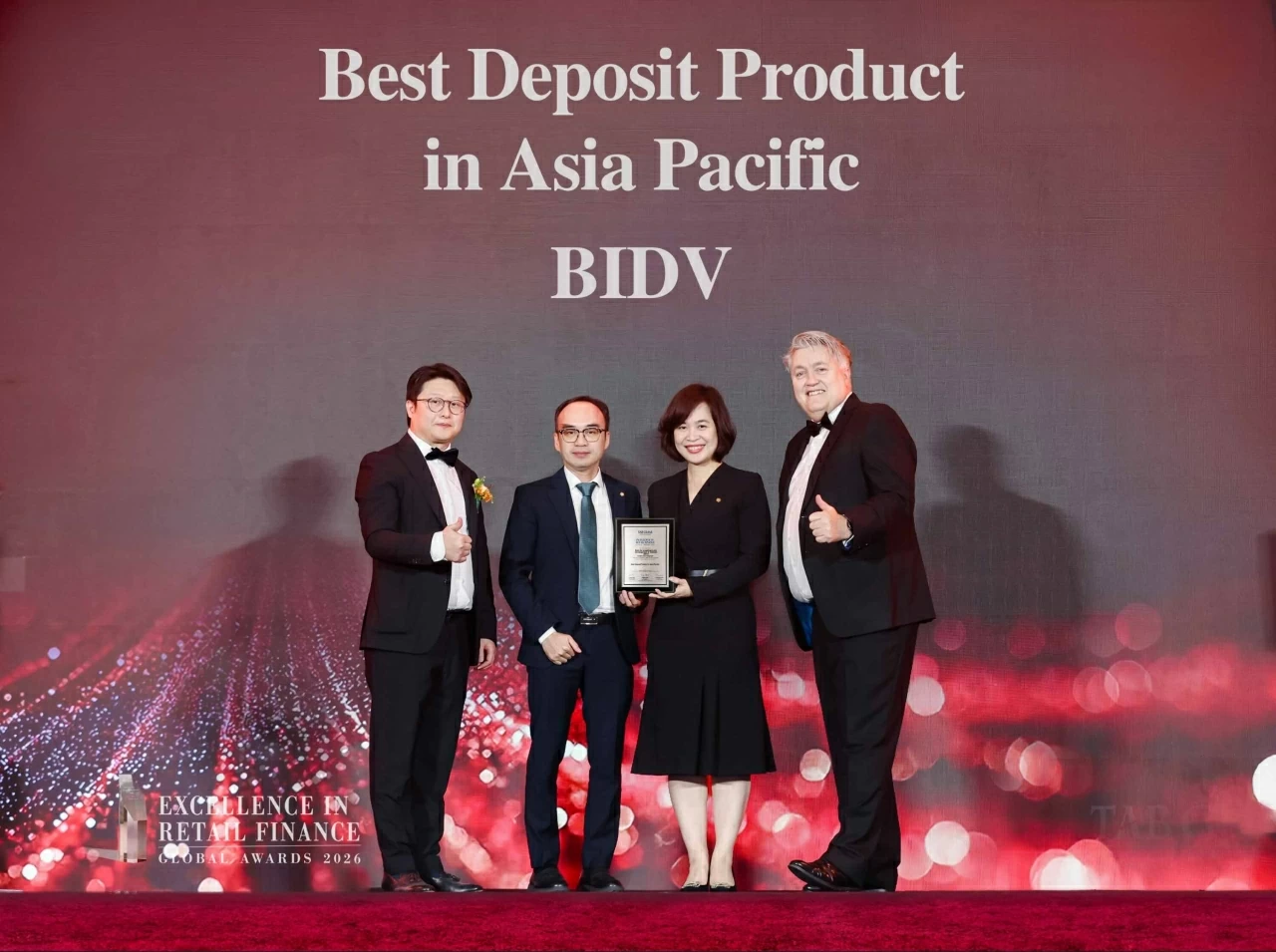 BIDV viết tiếp thập kỷ dẫn đầu với cú đúp giải thưởng Ngân hàng Bán lẻ tốt nhất Việt Nam Tiền gửi tốt nhất Châu Á BIDV viết tiếp thập kỷ dẫn đầu với cú đúp giải thưởng Ngân hàng Bán lẻ tốt nhất Việt Nam Tiền gửi tốt nhất Châu Á