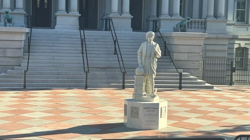 Mỹ hồi sinh tượng đài Christopher Columbus