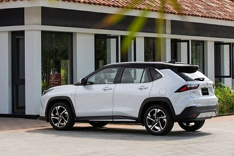 Yaris Cross HEV được đ&aacute;nh gi&aacute; l&agrave; mẫu xe xăng tiết kiệm nhi&ecirc;n liệu nhất của Toyota.