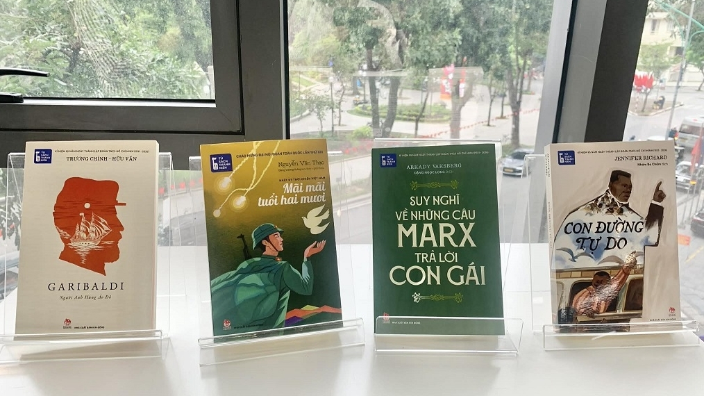 Tủ sách Thanh niên: Những trang sách chắp cánh khát vọng tuổi trẻ