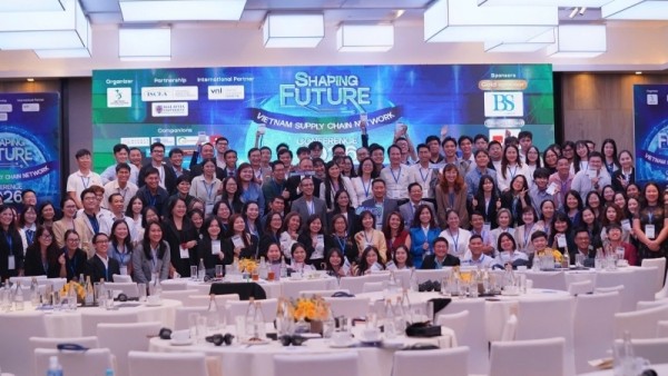 Chuỗi cung ứng trước biến động: Doanh nghiệp Việt tìm cách thích ứng