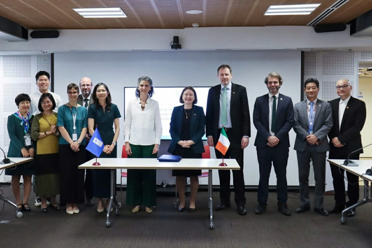 Quốc vụ khanh Ireland công bố khoản tài trợ 400.000 Euro cho UNDP Việt Nam Quốc vụ khanh Ireland công bố khoản tài trợ 400.000 Euro cho UNDP Việt Nam