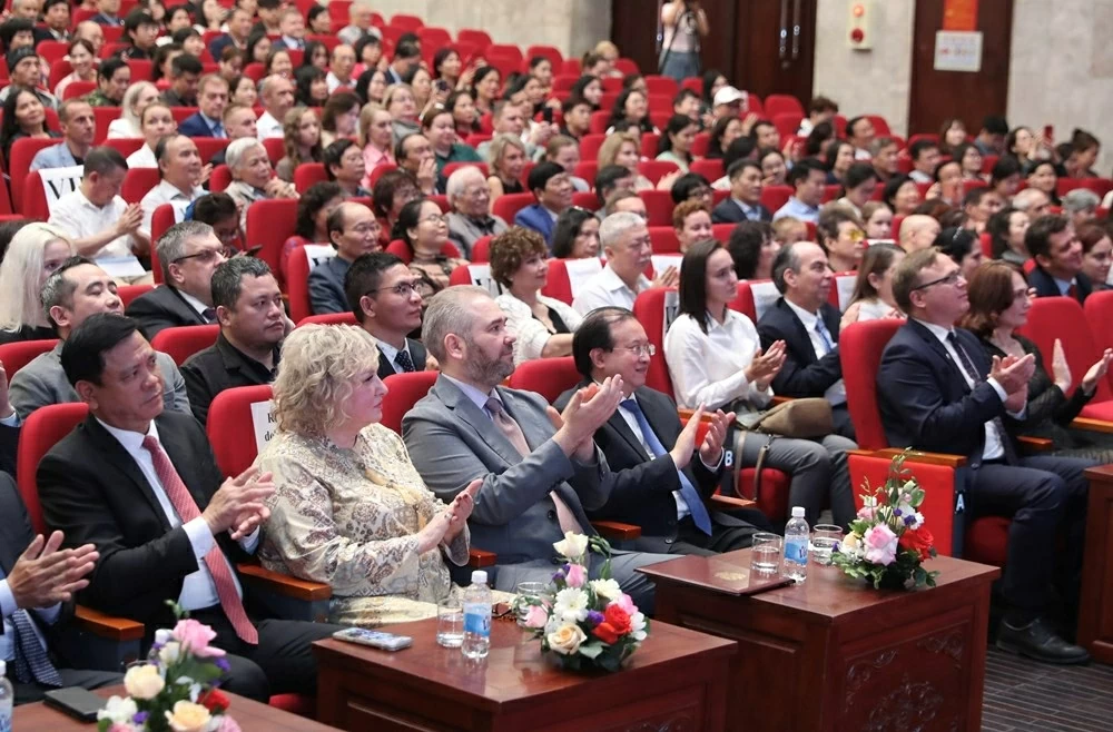 Thủ đ&ocirc; H&agrave; Nội rộn r&agrave;ng khai m&agrave;n Những ng&agrave;y văn h&oacute;a Nga