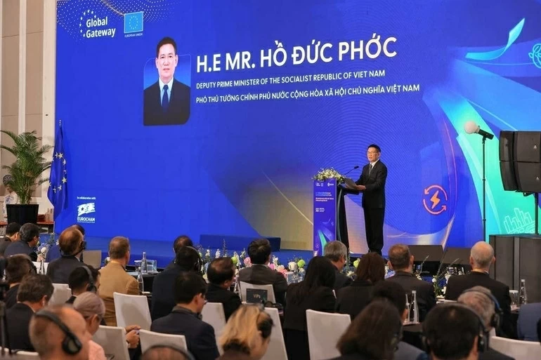 Phó Thủ tướng Chính phủ Hồ Đức Phớc tiếp Cao ủy Liên minh châu Âu (EU) về Đối tác quốc tế Jozef Sikela Phó Thủ tướng Chính phủ Hồ Đức Phớc tiếp Cao ủy Liên minh châu Âu (EU) về Đối tác quốc tế Jozef Sikela