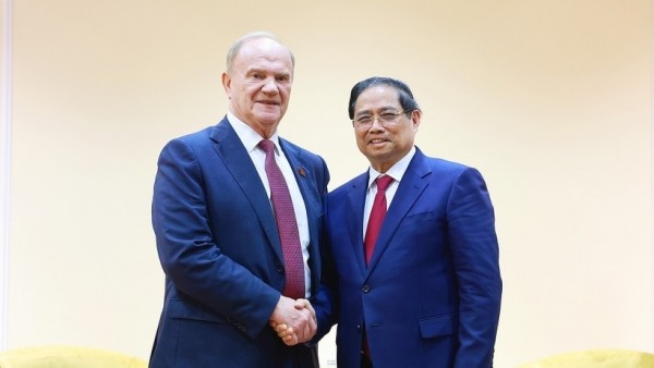 Prime Minister Pham Minh Chinh receives Russian Communist Party leaders in Moscow