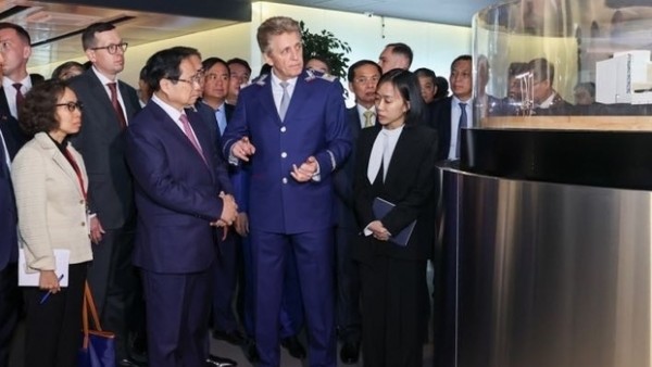 Thủ tướng Phạm Minh Chính đề nghị phía Nga hợp tác, hỗ trợ xây dựng hệ thống tàu điện ngầm