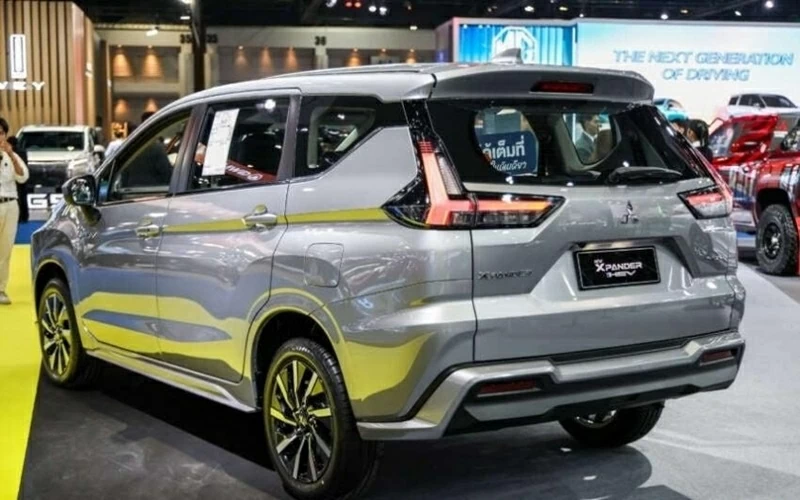 Ngoại thất Mitsubishi Xpander Hybrid 2026 giữ nguyên phong cách Dynamic Shield đặc trưng nhưng được làm mới theo hướng hiện đại và thực dụng hơn. 