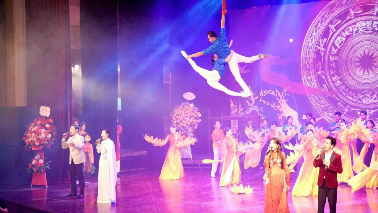 Tự hào truyền thống 95 năm Đoàn TNCS Hồ Chí Minh: Tuổi trẻ lan tỏa giá trị văn hóa dân tộc Tự hào truyền thống 95 năm Đoàn TNCS Hồ Chí Minh: Tuổi trẻ lan tỏa giá trị văn hóa dân tộc