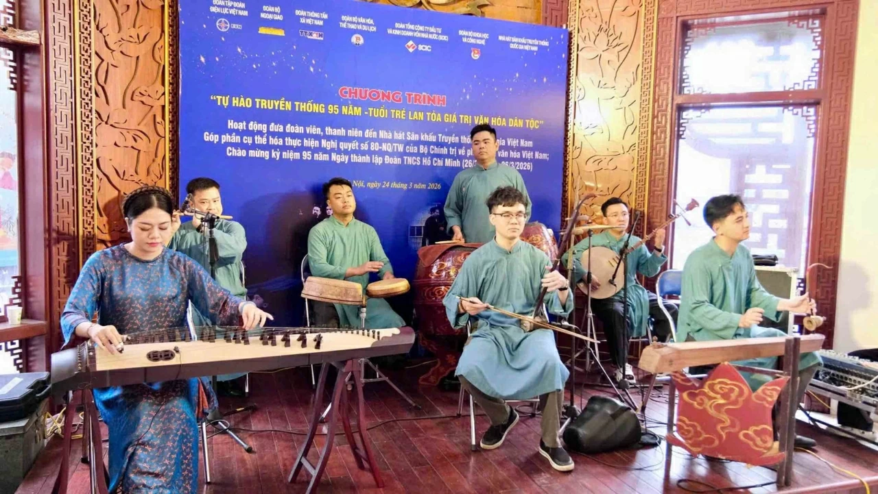 Tự hào truyền thống 95 năm Đoàn TNCS Hồ Chí Minh: Tuổi trẻ lan tỏa giá trị văn hóa dân tộc Tự hào truyền thống 95 năm Đoàn TNCS Hồ Chí Minh: Tuổi trẻ lan tỏa giá trị văn hóa dân tộc