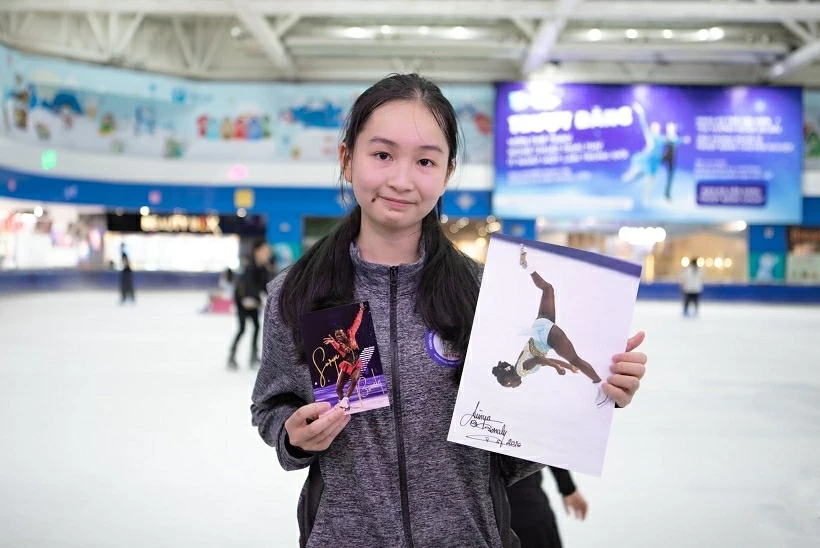 Huyền thoại Surya Bonaly truyền lửa cho thế hệ trẻ trượt băng nghệ thuật Việt Nam Huyền thoại Surya Bonaly truyền lửa cho thế hệ trẻ trượt băng nghệ thuật Việt Nam