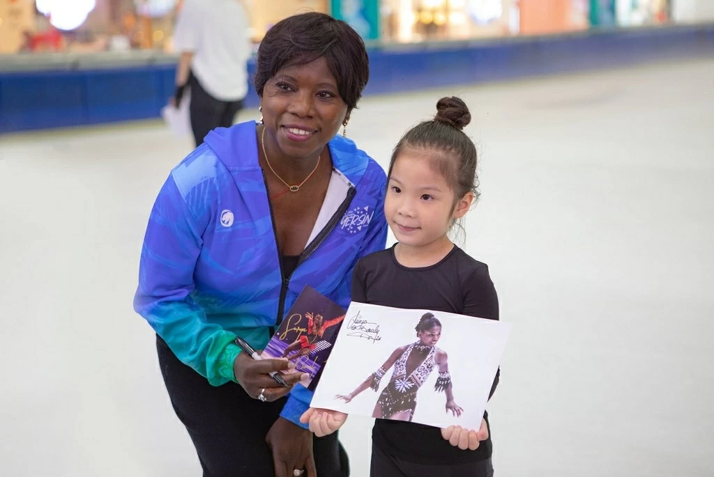 Huyền thoại Surya Bonaly truyền lửa cho thế hệ trẻ trượt băng nghệ thuật Việt Nam
