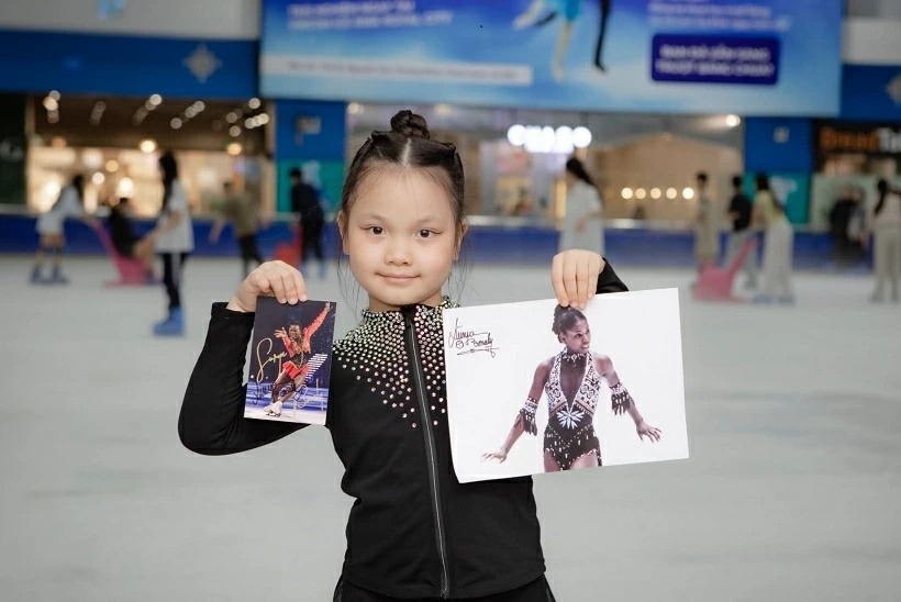Huyền thoại Surya Bonaly truyền lửa cho thế hệ trẻ trượt băng nghệ thuật Việt Nam Huyền thoại Surya Bonaly truyền lửa cho thế hệ trẻ trượt băng nghệ thuật Việt Nam