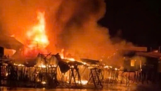 Cà Mau: Hỏa hoạn trong đêm thiêu rụi dãy nhà của 8 hộ dân