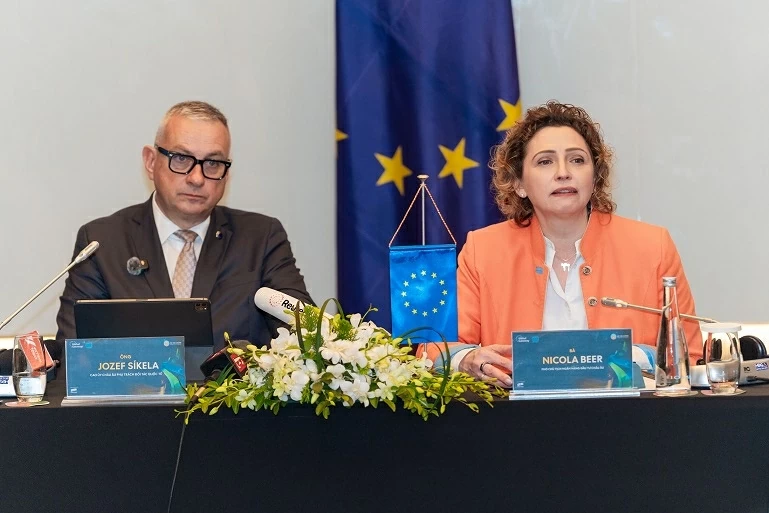 P14. Số 13. Việt Nam - EU cùng bước vào kỷ nguyên mới