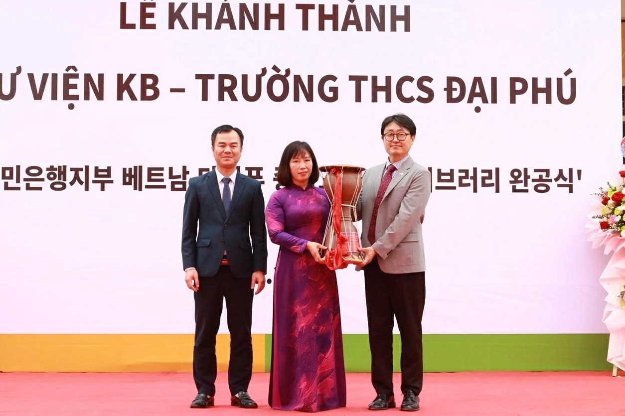 Thư viện KB do Liên đoàn Lao động Ngân hàng Kookmin (KBLU - Hàn Quốc) tài trợ, phối hợp thực hiện cùng GNI và chính quyền địa phương.