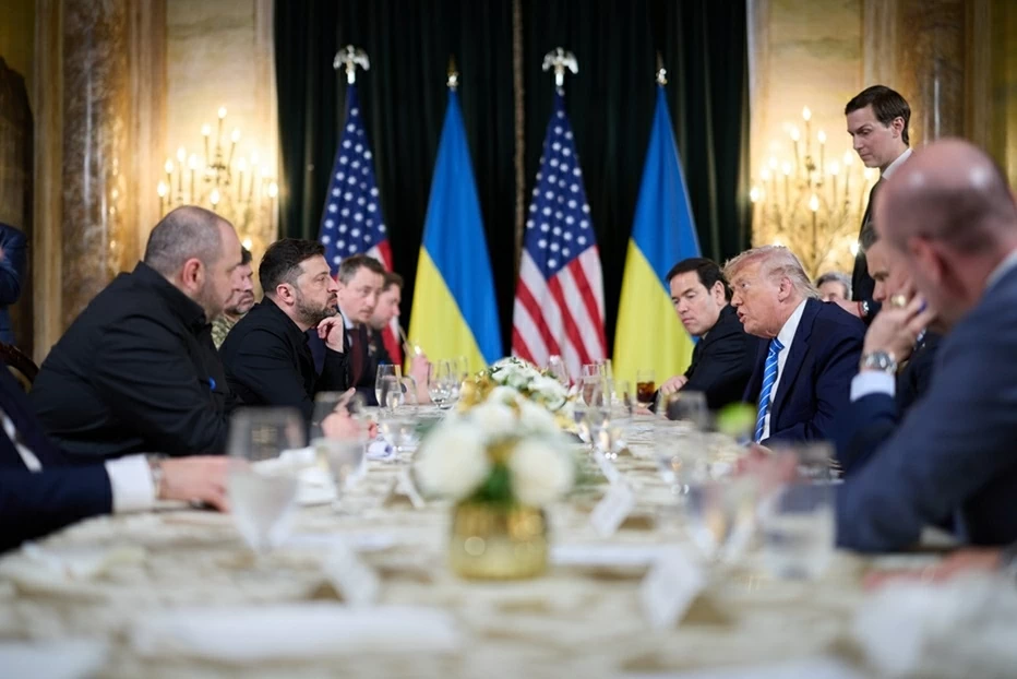 9C.số 13(V): Đám mây phủ bóng xung đột Nga - Ukraine 9C.số 13(V): Đám mây phủ bóng xung đột Nga - Ukraine