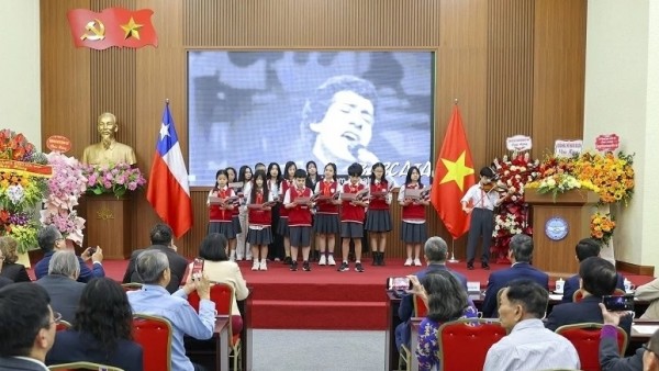 Trao đổi điện mừng nhân dịp kỷ niệm 55 năm thiết lập quan hệ ngoại giao Việt Nam - Chile