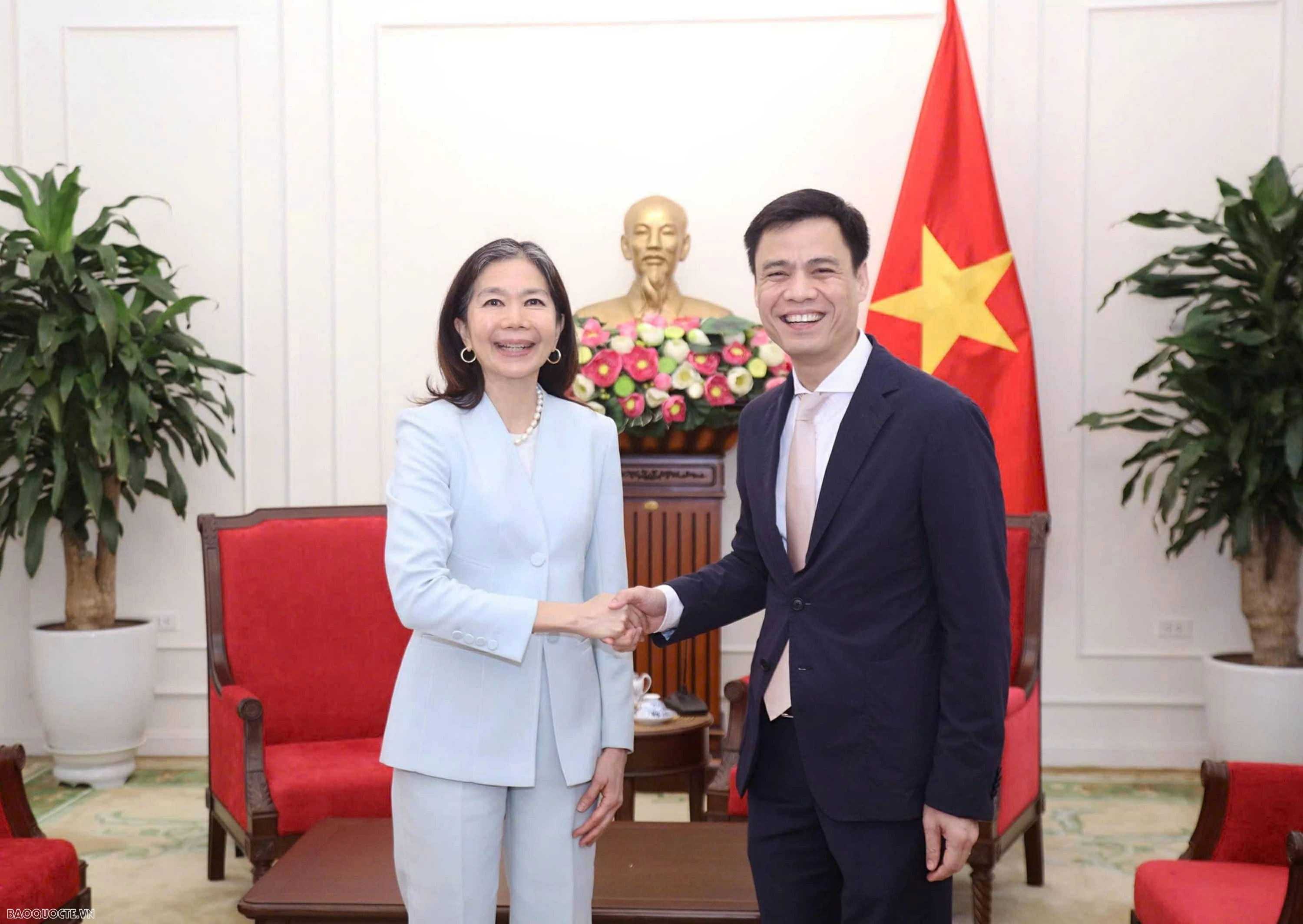 Thứ trưởng Đặng Hoàng Giang làm việc với Điều phối viên thường trú Liên hợp quốc tại Việt Nam Pauline Tamesis