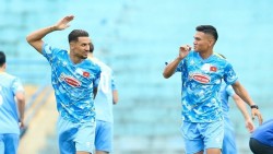 HLV Kim Sang Sik háo hức sử dụng bộ đôi Xuân Son - Hoàng Hên