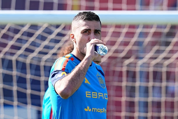 Rodri mở toang cửa cho Real Madrid Rodri mở toang cửa cho Real Madrid